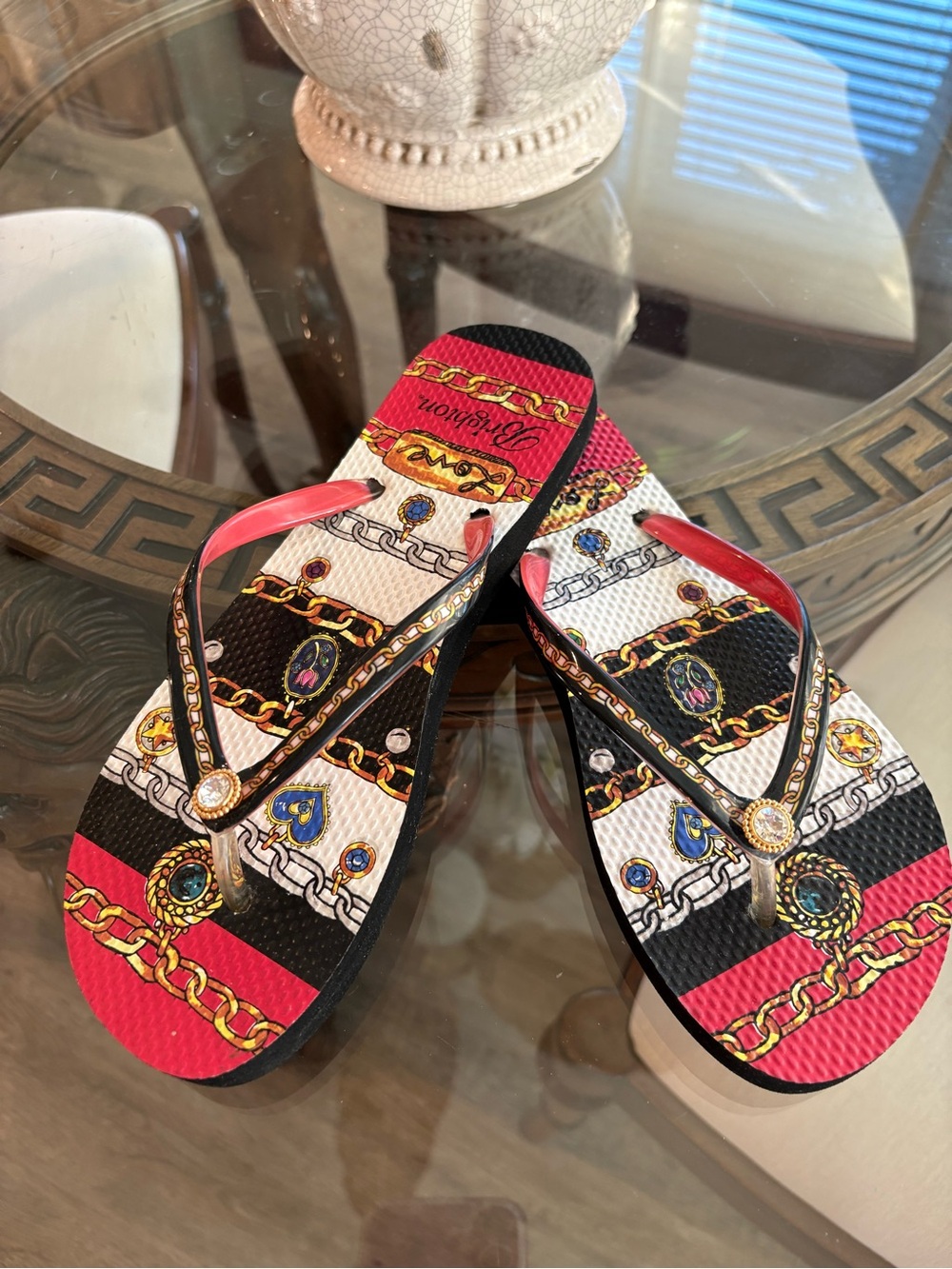 ♥️🖤BRIGHTON LOVE CHARMS & CHAINS FLIP FLOPS!♥️🖤